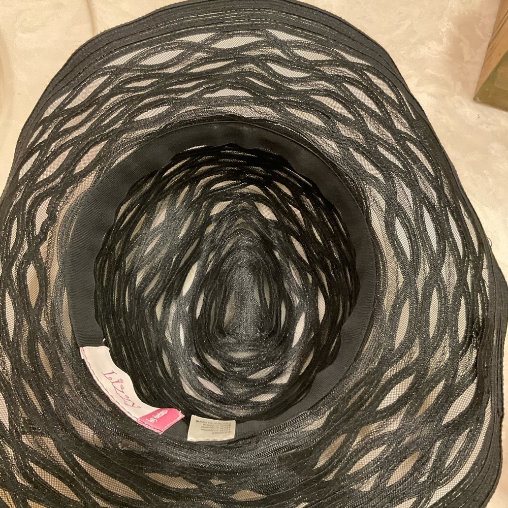 FREE with purchase of other item at list price: Lizzy Ribbon Hat, Black, Sz S - Picture 5 of 7